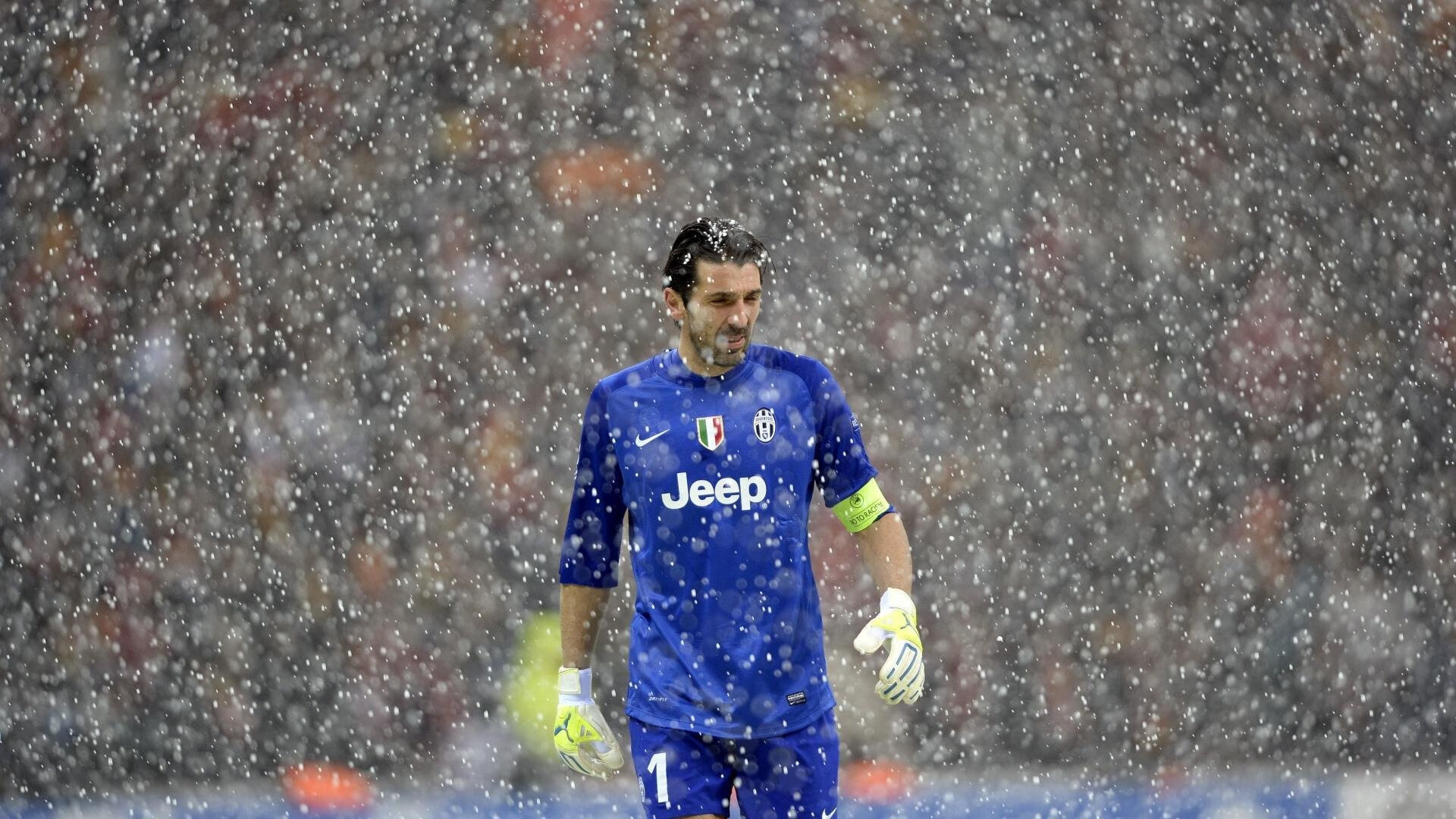 欧冠第四轮:AC米兰双杀小组对手 时隔多年再现铁血防线